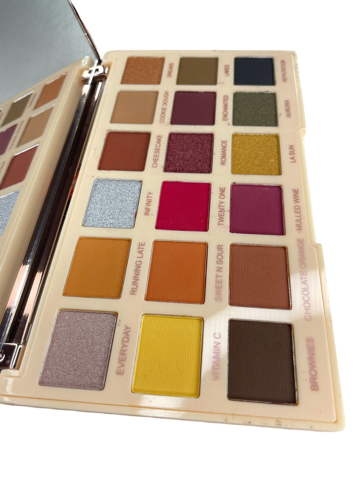 PALETA DE SOMBRAS MAKEUP REVOLUTION SOPH X